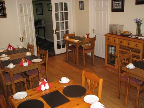 The breakfast and dining room