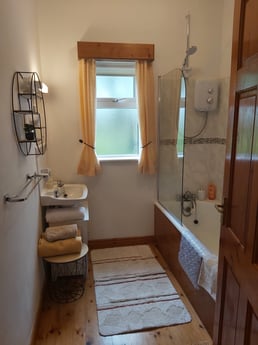 Main bathroom