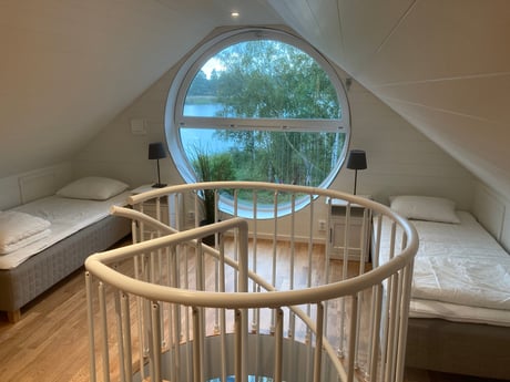 4 single beds upstairs (90x200cm)